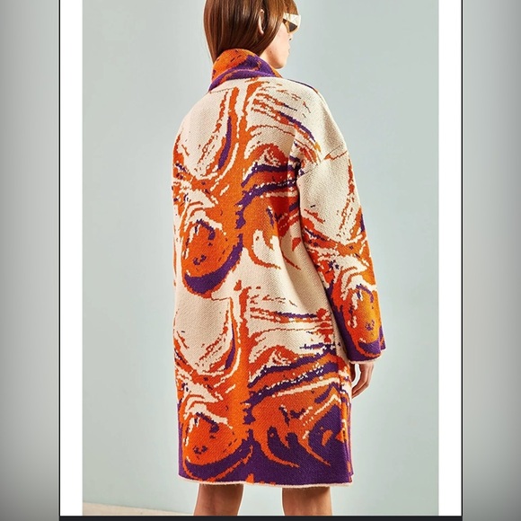 Colorful Long Zara Seater/ Coat with Abstract Design - Picture 3 of 7